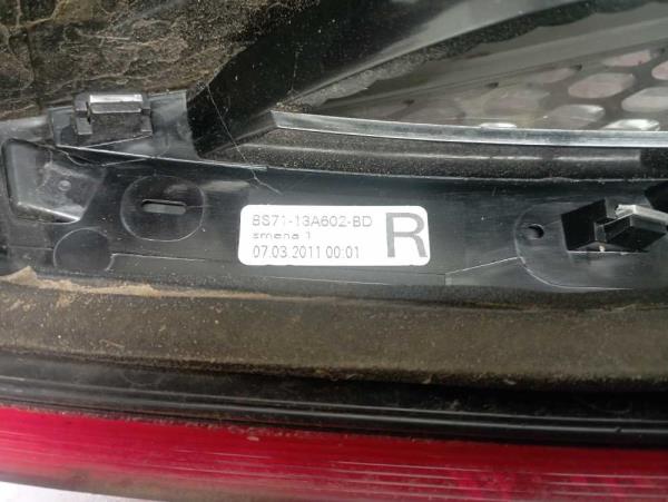 FEU ARRIERE DROIT FORD MONDEO BREAK - Vue 3